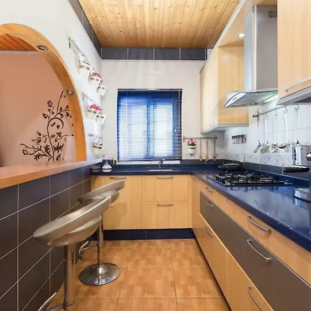 Blanca Tenerife - Private - Terrace And Bbq, 5 Minutes From The And Airport Homestay